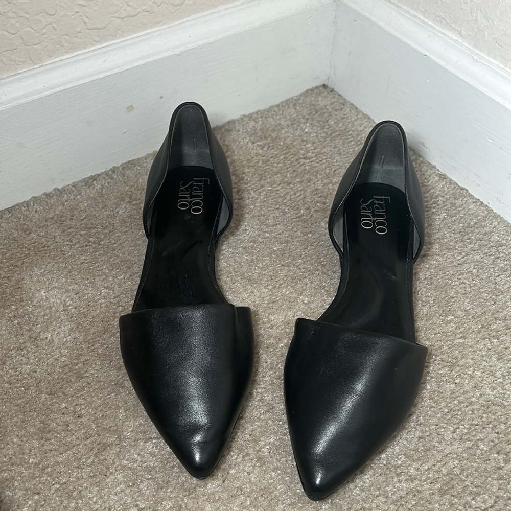 Black flats closed toe
